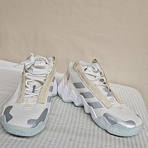 adidas Women's Sneakers in Cream and Silver